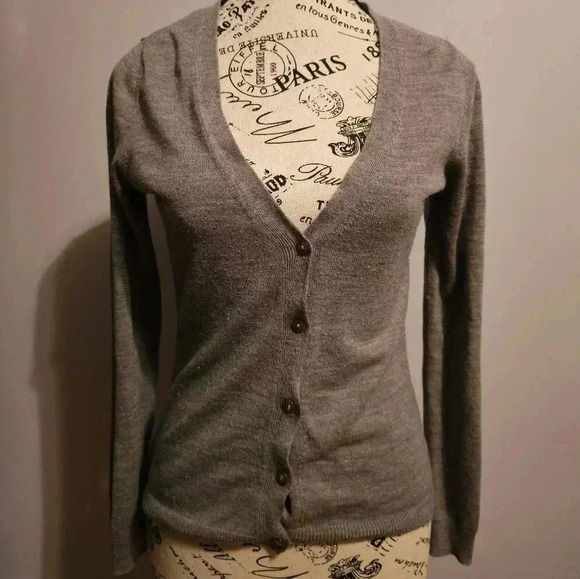New York and company grey cardigan sweater - Picture 1 of 3